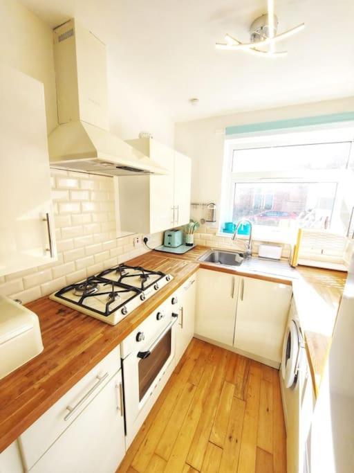 The Relish - Ground Floor Flat In Apartment *
